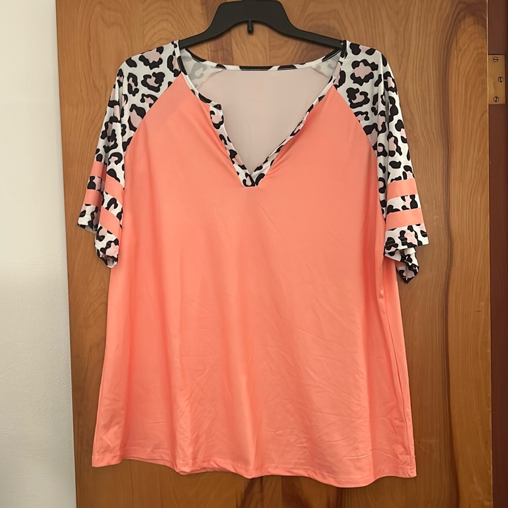 New without tags ladies top